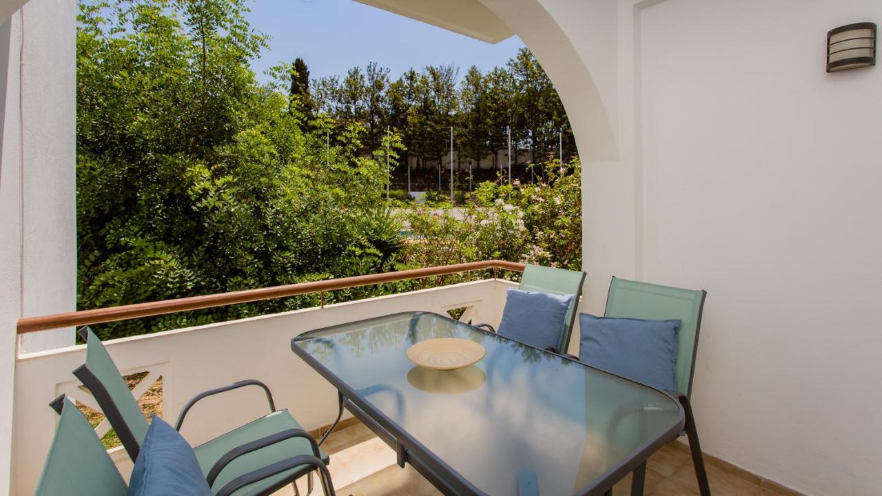 Charming Beachside Apartment W/ Pool By Lovelystay Albufeira Exterior photo