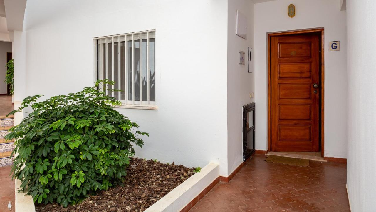 Charming Beachside Apartment W/ Pool By Lovelystay Albufeira Exterior photo