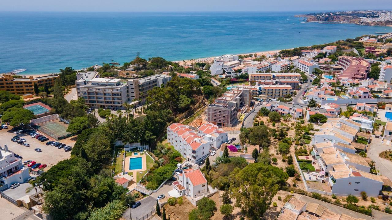 Charming Beachside Apartment W/ Pool By Lovelystay Albufeira Exterior photo